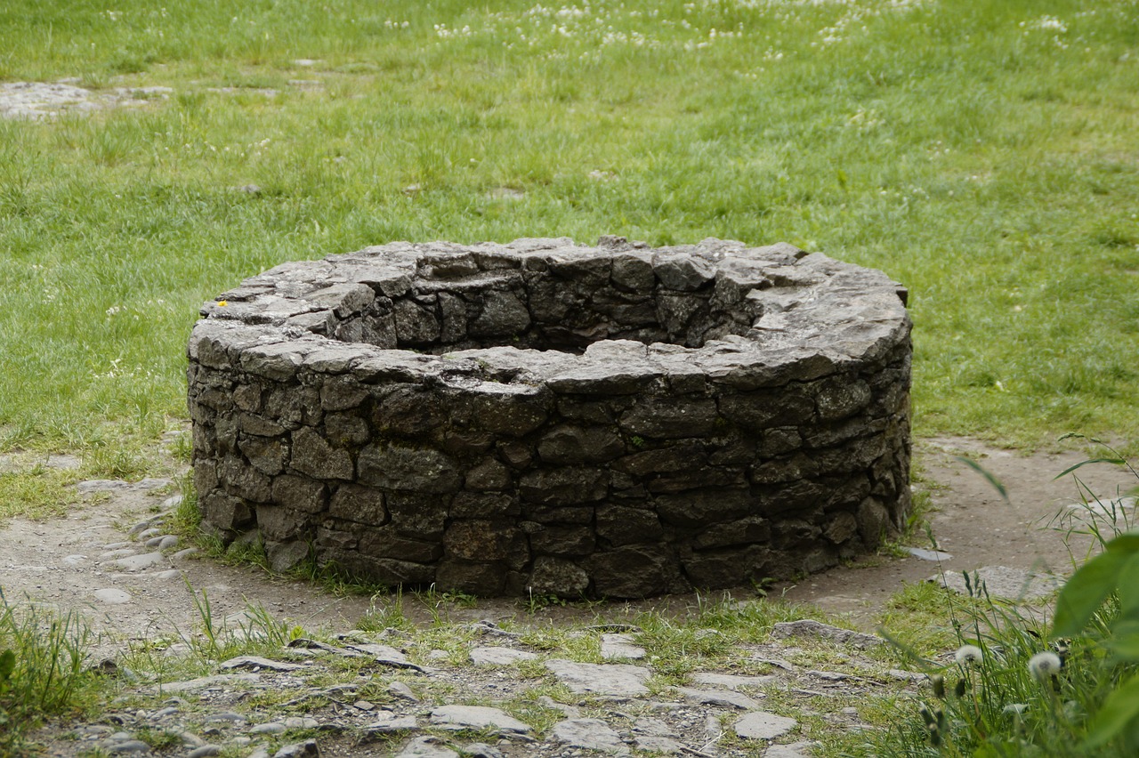 fountain, old, stone wall, wall, round, middle ages, castle, castle well, hohentwiel, water, nature, fetch water